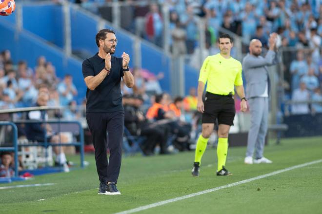 José Bordalás aplaude durante el Getafe-Celta (Foto: Cordon Press).