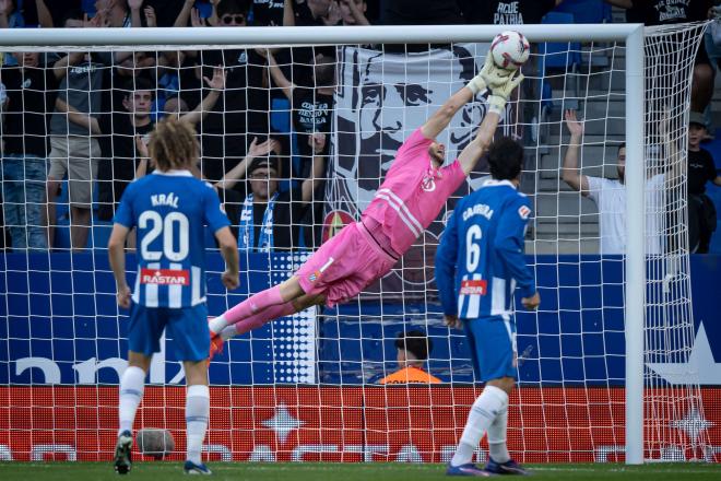 Parada de Joan García en esta temporada de LALIGA (Foto: CordonPress).