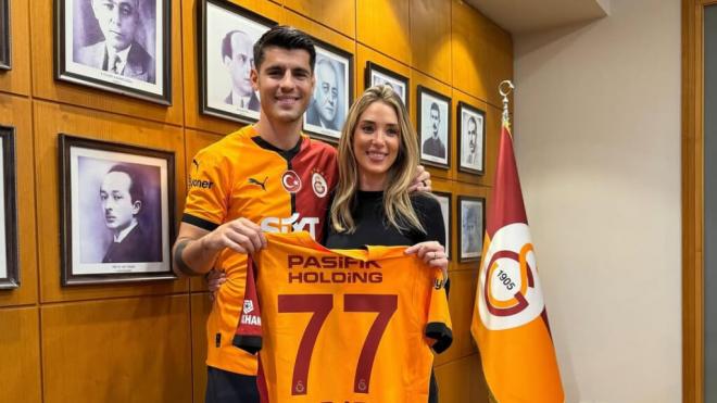 Álvaro Morata y Alice Campello en la presentación con el Galatasaray (Instagram: @alvaromorata)