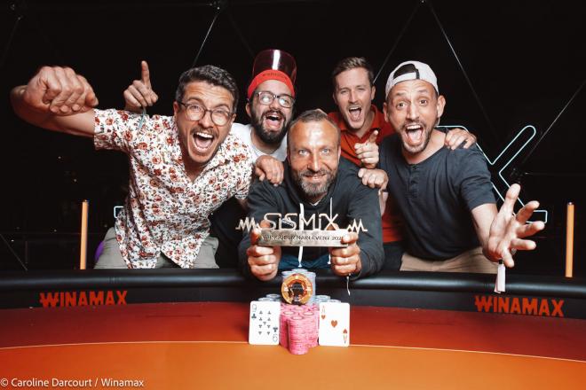 Jerome Crantz se lleva el Sismix y lo celebra con sus colegas