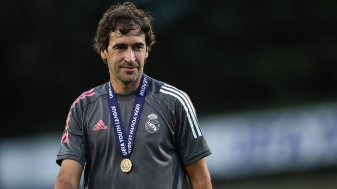 Raúl González tras ganar la Youth League (Cordon Press)