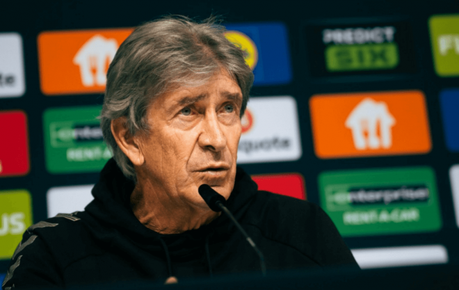 Manuel Pellegrini en sala de prensa. (Foto: Real Betis)