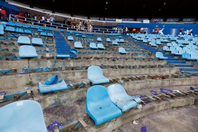 Así quedó La Romareda tras la despedida en el Zaragoza-Deportivo (Foto: EFE).