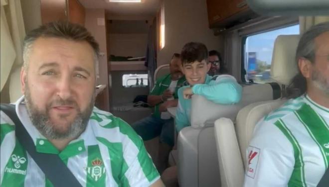 Los cinco béticos residentes en Mallorca van en caravana hasta Wroclaw.