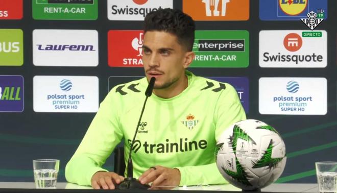 Marc Bartra, en la rueda de prensa previa a la final de la Conference League.