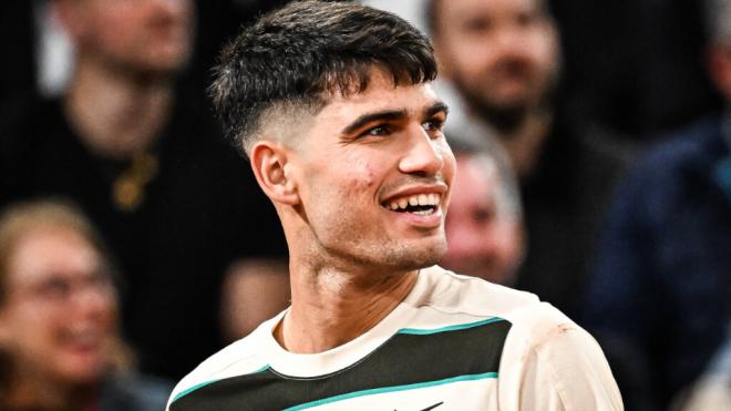 Carlos Alcaraz en segunda ronda de Roland Garros 2025 (Foto: Cordon Press)