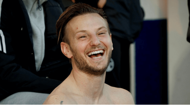 Ivan Rakitic, durante un partido (Foto: X).