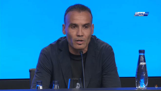 Sergio Francisco en sala de prensa. (Foto: Real Sociedad)