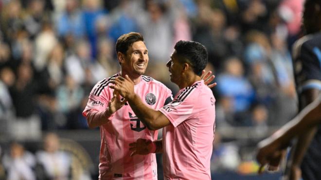 Messi y Suárez celebran un gol (Foto: Cordon Press)
