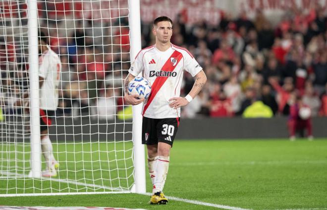 Franco Mastantuono, en un partido de River Plate (Foto: CordonPress).