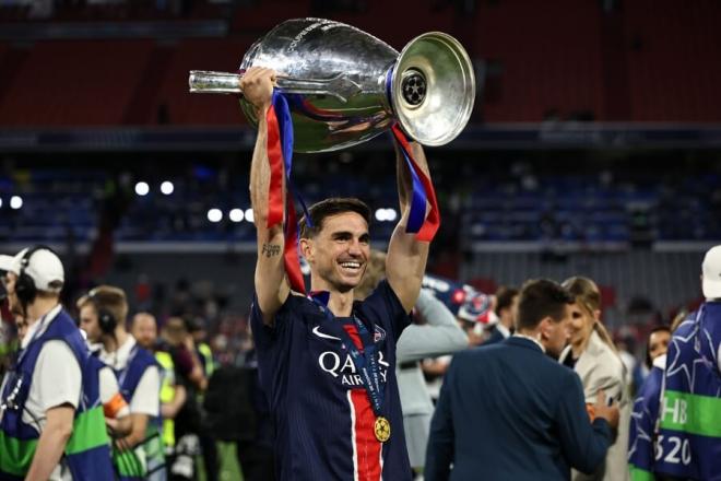 Fabián Ruiz alza la Champions League en Múnich. (Foto: EFE)