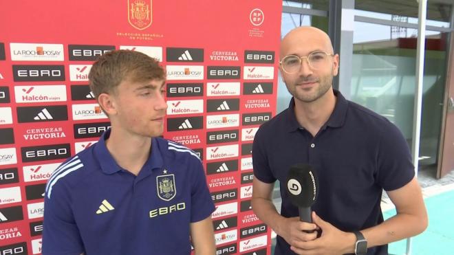 Dean Huijsen junto a Rafa Máinez (ElDesmarque)
