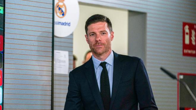 Xabi Alonso en su presentación con el Real Madrid (Cordon Press)
