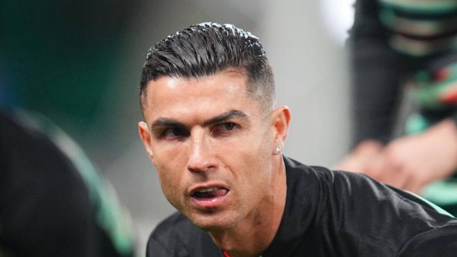 Cristiano Ronaldo en un calentamiento con Portugal (Foto: Cordon Press)