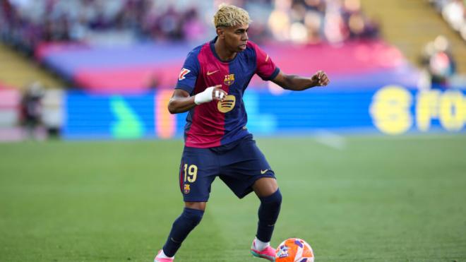 Lamine Yamal jugando con el Barcelona (Cordon Press)