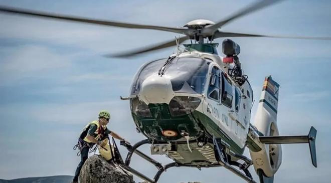 Helicoptero del equipo de rescate GREIM (Foto: 112 Andalucía).