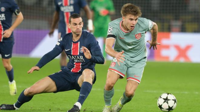 Pablo Barrios y Fabián en el PSG-Atlético de Madrid (Fuente: Cordon Press)