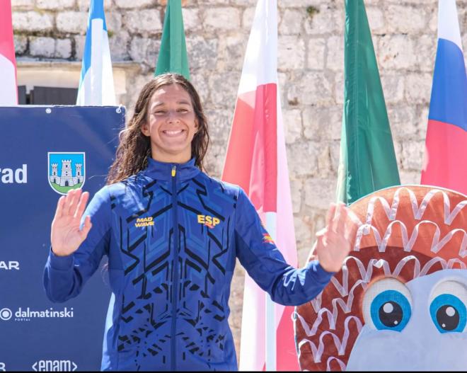 La nadadora malagueña, María de Valdés, tras su bronce en el 5 kilómetros del Europeo.