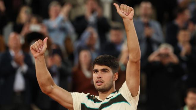 Carlos Alcaraz superó a Tommy Paul en Roland Garros (foto: EFE).