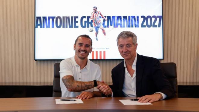 Antoine Griezmann y Gil Marín en la renovación del francés (Foto: Cordon Press)