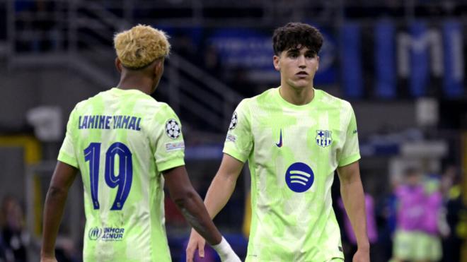 Pau Cubarsí y Lamine Yamal en un partido con el Barça (Cordon Press)