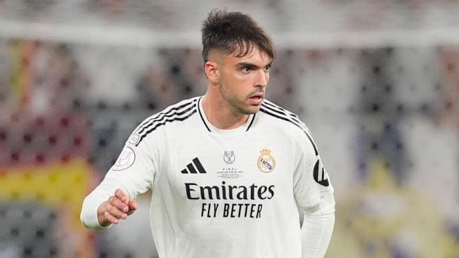 Raúl Asencio, en un partido con el Real Madrid (Europa Press)