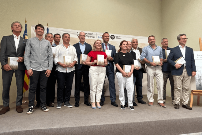 Salva Gomar en la presentación del libro la pelota Sí se mancha