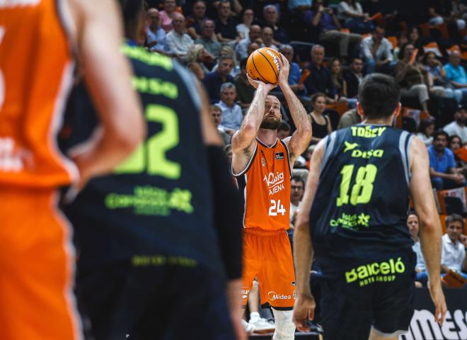Valencia Basket suma el primer punto ante Dreamland Gran Canaria (98-74)