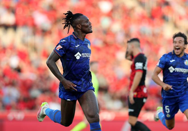 Christantus Uche celebra un gol con el Getafe (Foto: LaLiga).