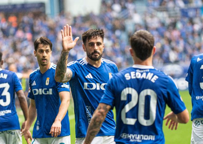 David Costas celebra un gol con el Real Oviedo (Foto: LALIGA).