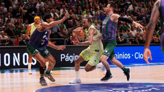 El Barcelona se impuso en la prórroga al Unicaja (foto: Barça Basket tw).