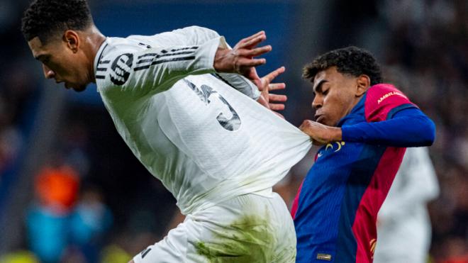 Lamine Yamal contra Jude Bellingham (Cordon Press)