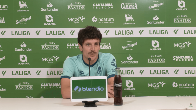 Marco Sangalli, en rueda de prensa con el Racing de Santander.