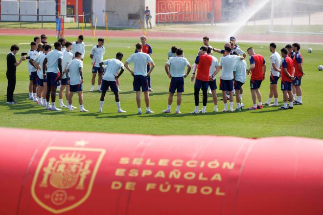 Los jugadores de la selección española, en un entrenamiento (FOTO: EFE).