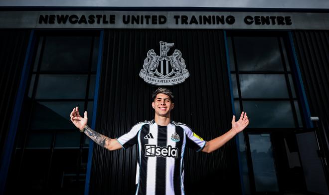 Antoñito Cordero, nuevo jugador del Newcastle (Foto: X).