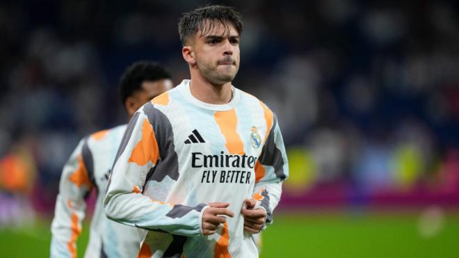 Raúl Asencio en un partido con el Madrid (Europa Press)