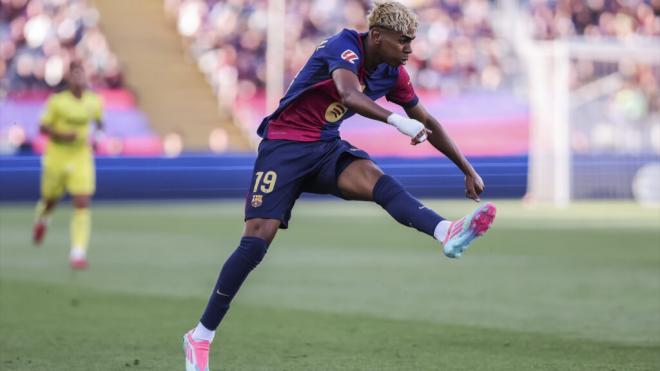 Lamine Yamal en un partido con el FC Barcelona (Foto: Europa Press)