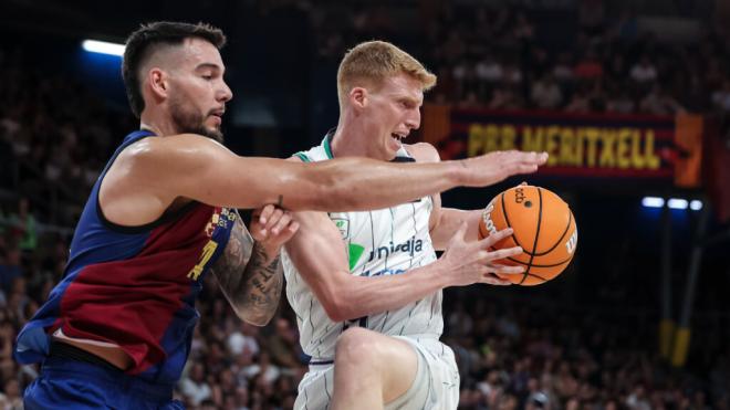Alberto Díaz y Willy Hernangomez durante el partido (Europa Press)