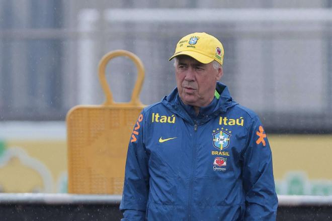 Carlo Ancelotti, en un entrenamiento con Brasil (Foto: Cordon Press).
