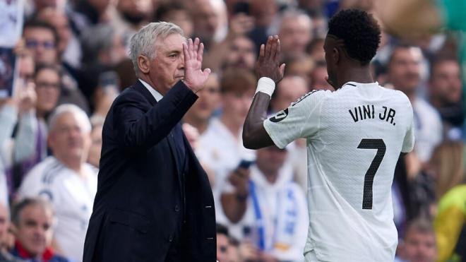Carlo Ancelotti y Vinicius en el Real Madrid (Cordon Press)
