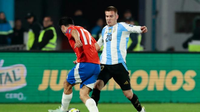 Franco Mastantuono en su debut con Argentina (Fuente: EFE)