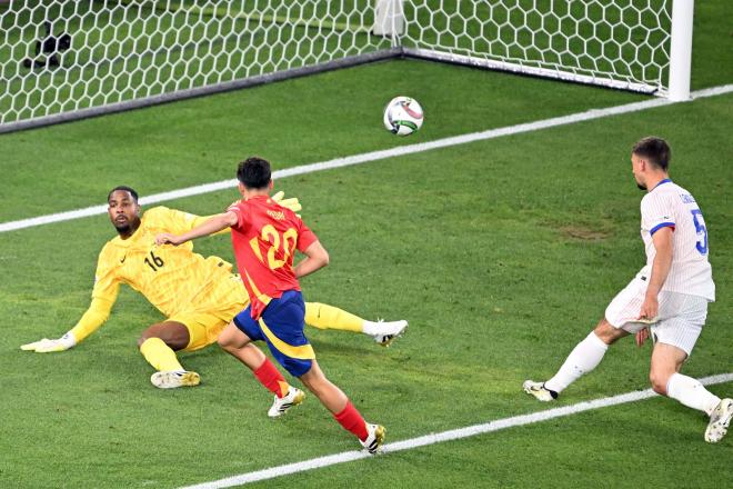 Pedri anota su gol en el España-Francia (Foto: Cordon Press).