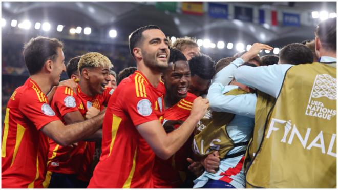 La selección española celebrando el pase a la final de la UEFA Nations League. (Foto: Europa Pres