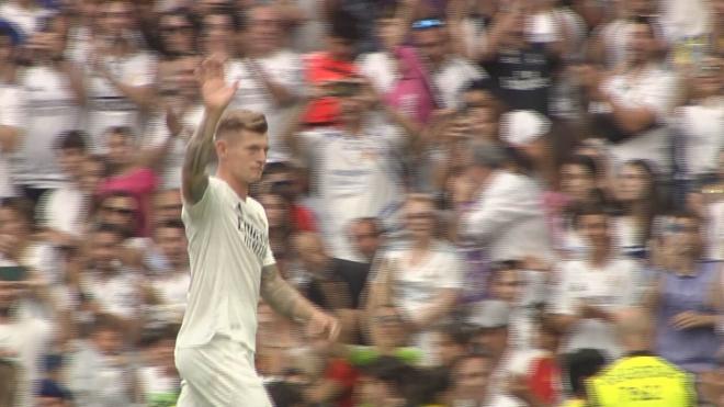 Toni Kroos, ovacionado en el Bernabéu.