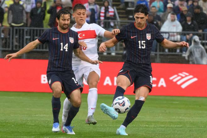 Cardoso, ante Arda Guler (Foto: Cordon Press).