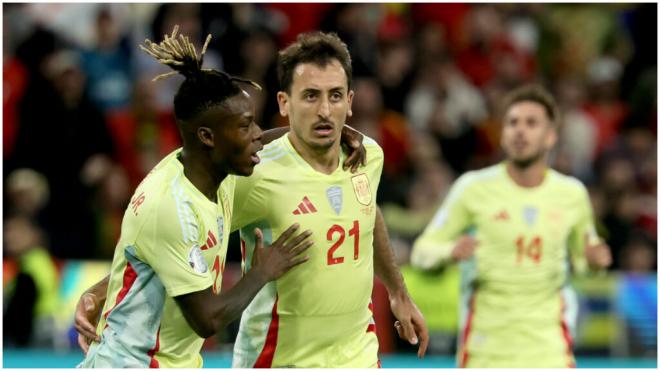 Oyarzabal y Nico Williams celebrando frente a Portugal. (Foto: EFE)