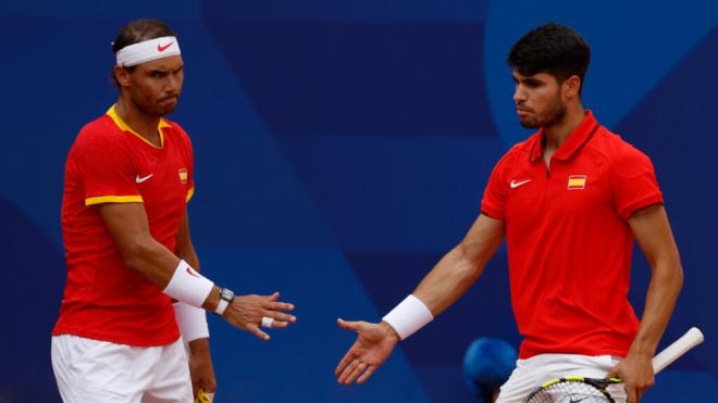 Rafa Nadal y Carlos Alcaraz, en los Juegos Olímpicos de París 2024 (EFE)