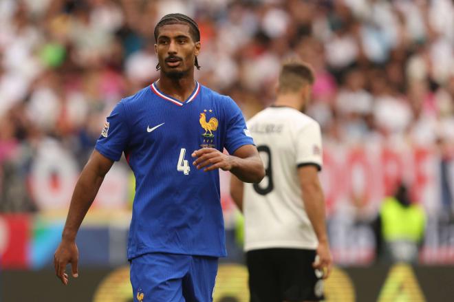 Loïc Badé, en su debut con la selección absoluta francesa (Foto: Cordon Press).