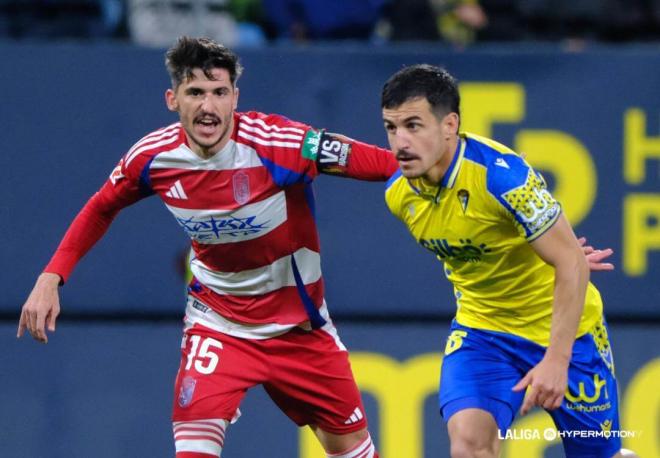 Carlos Neva, en el Cádiz-Granada (Foto: LaLiga).