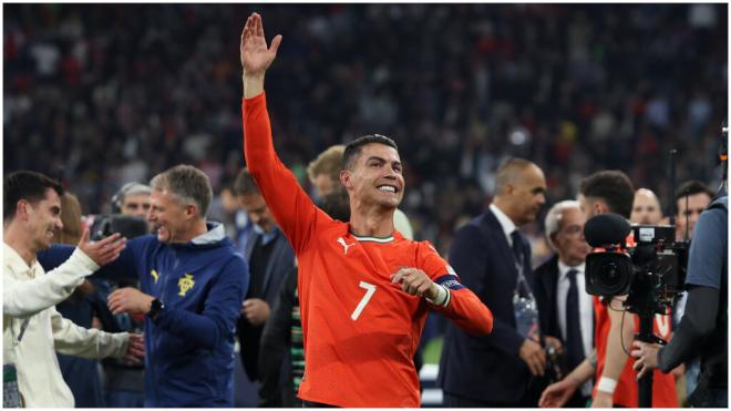 Cristiano Ronaldo celebrando el triunfo de Portugal en la Nations League. (Foto: EFE)